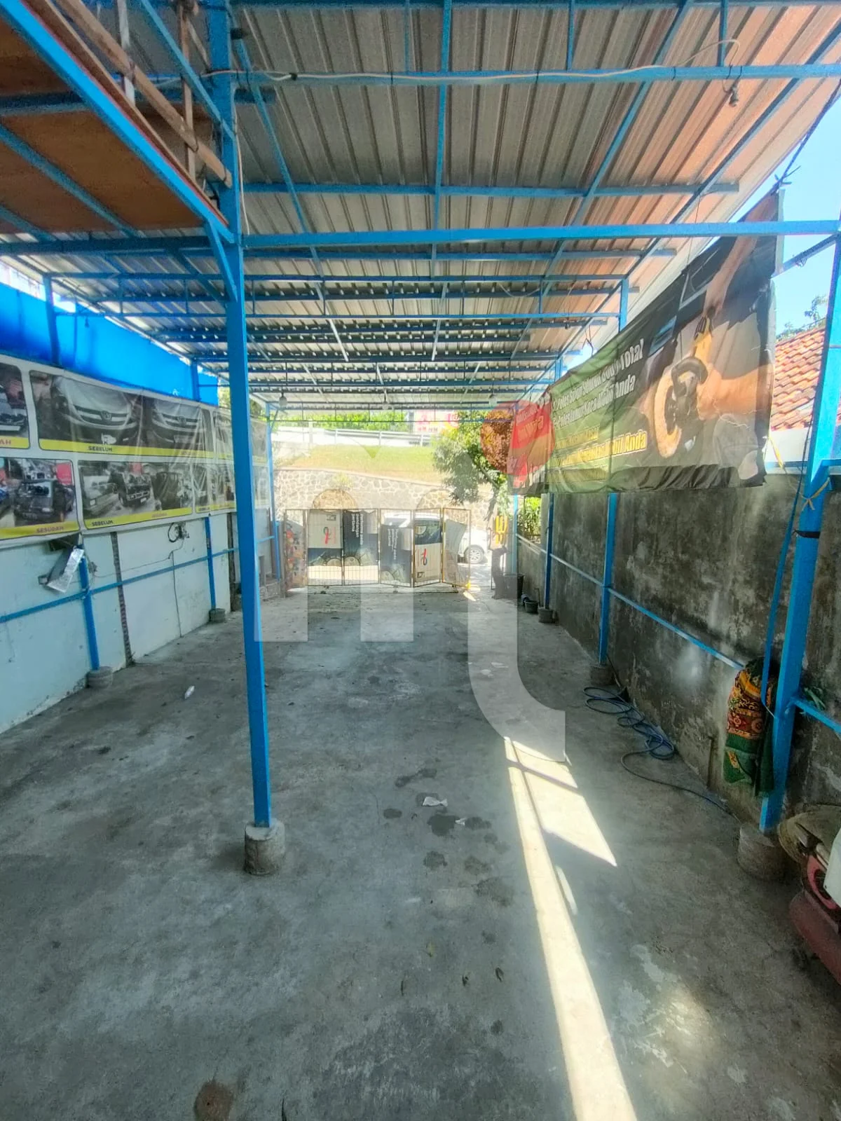 Gudang di Manyaran