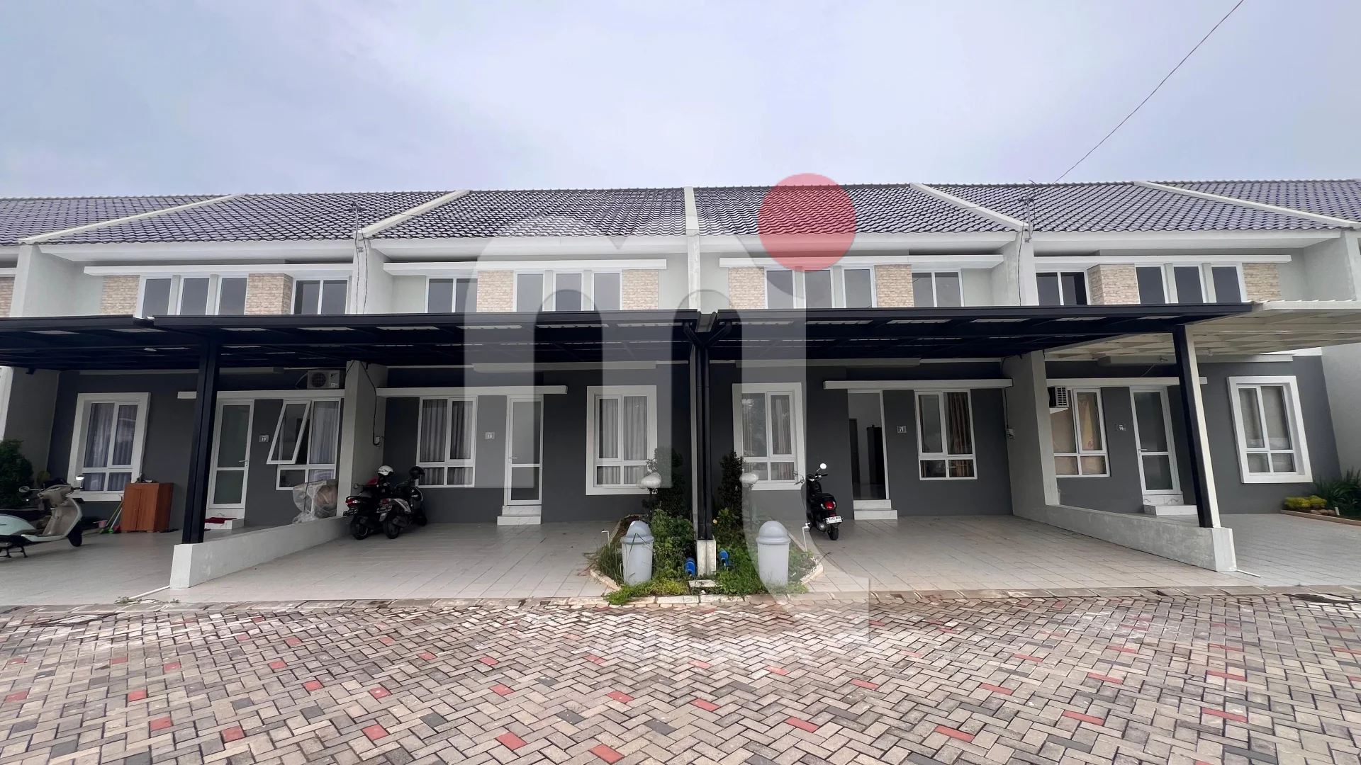 House Jl Pinus Madukoro Regency, Semarang