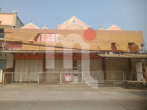 Shophouse in Boja