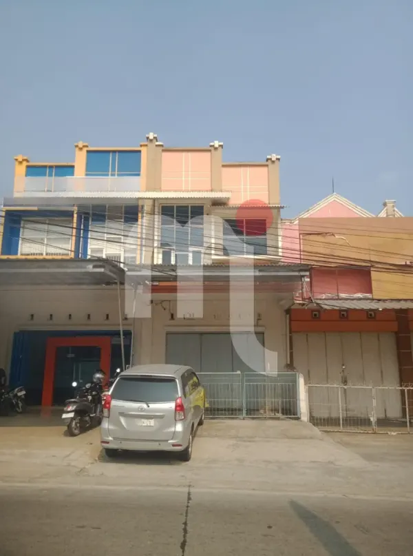 Shophouse in Boja