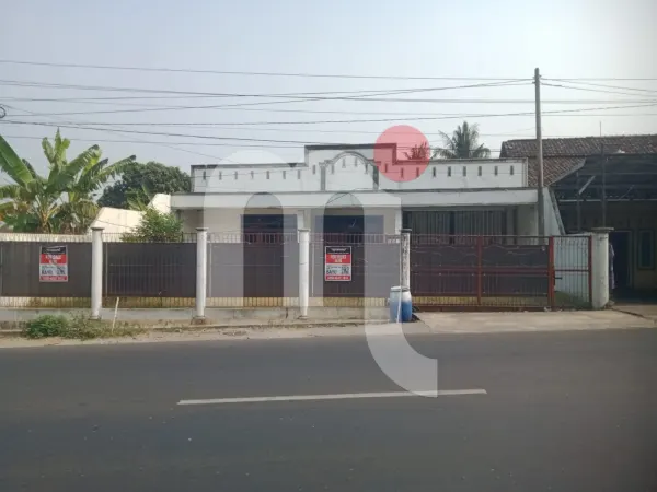 Shophouse in Cangkiran