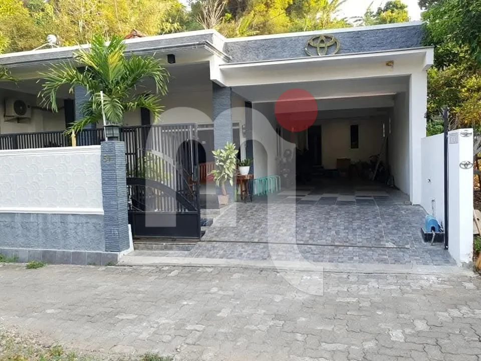 Dewi Sartika Barat Gunungpati 住宅