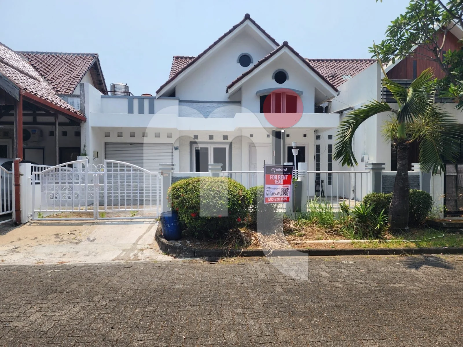 Rumah di Graha Padma