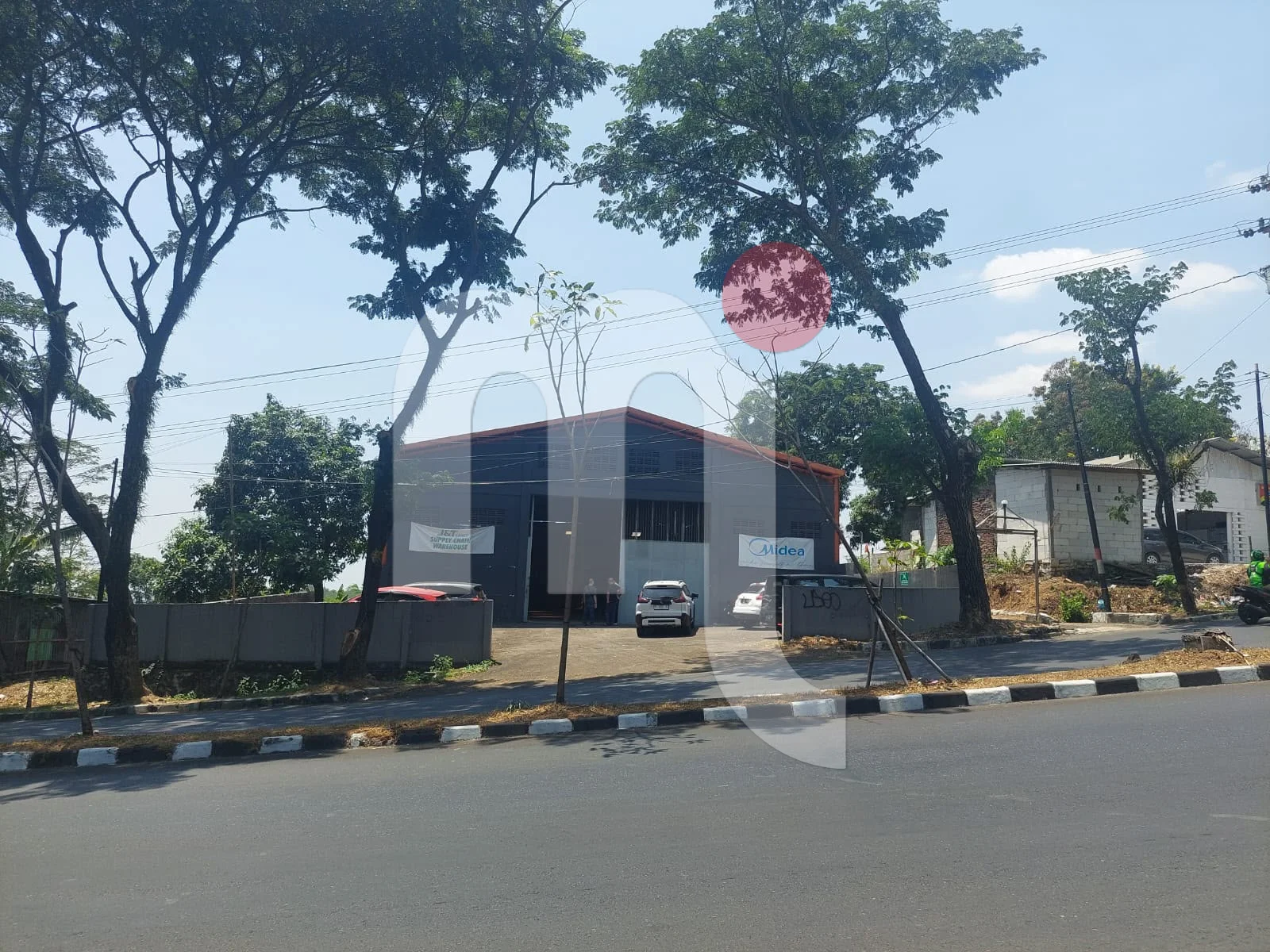 Warehouse in Ngaliyan