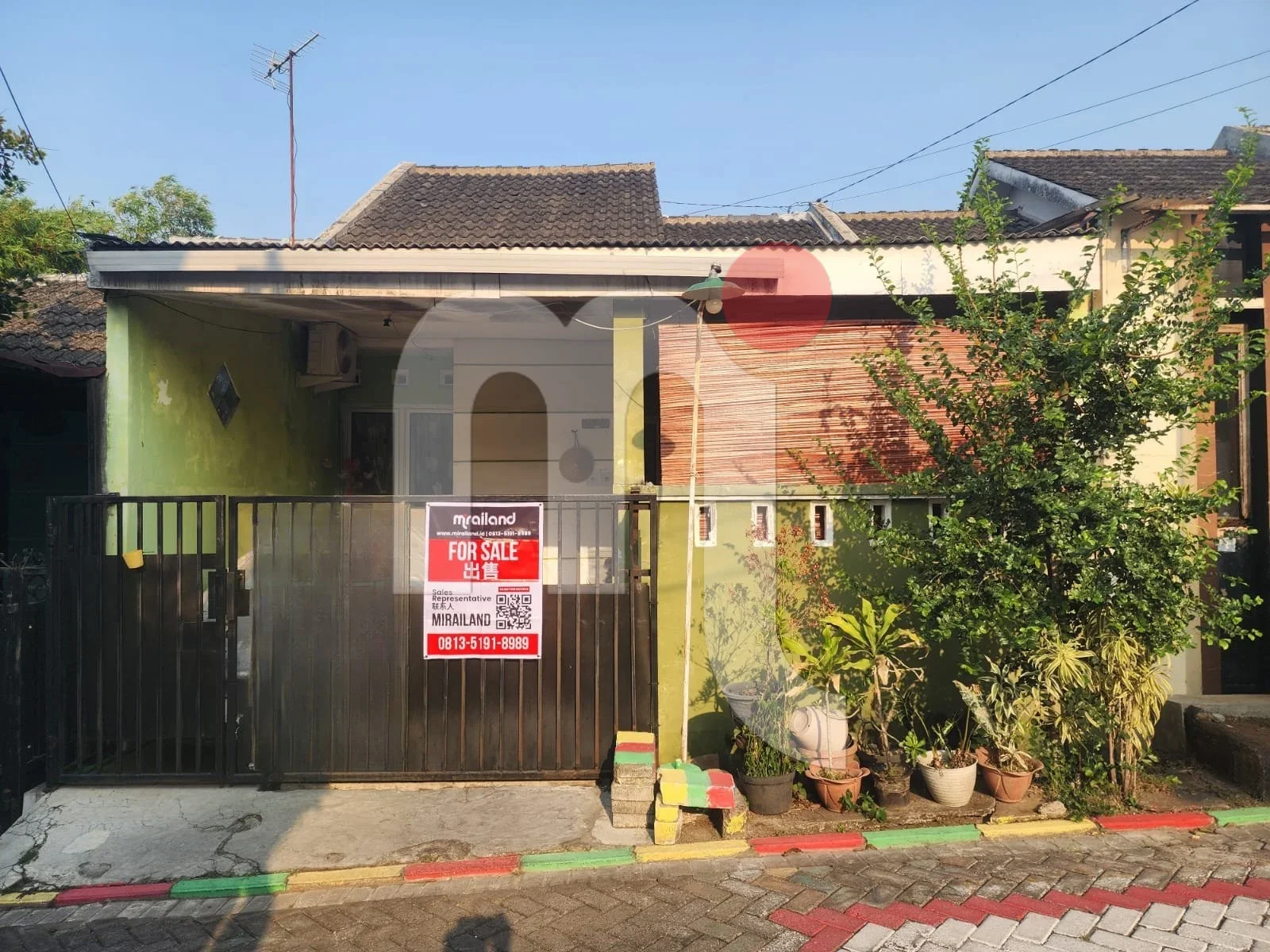 Rumah di Bukit Kencana